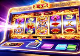 Live casino dealer tables and slot games on lovejili21